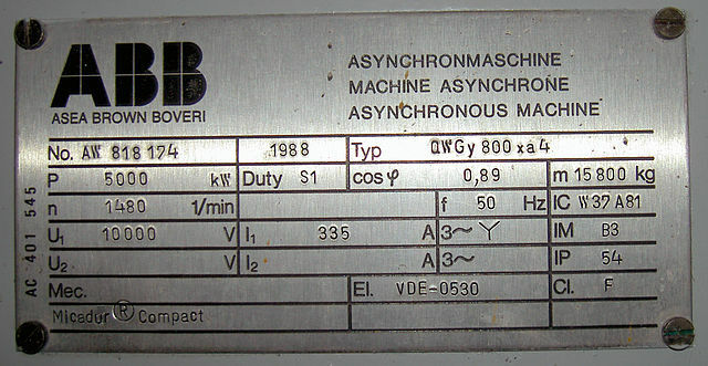 Typenschild eines Wechselstromgeräts 