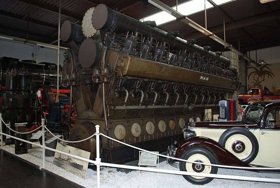 Dieselmotor eines Schiffes 