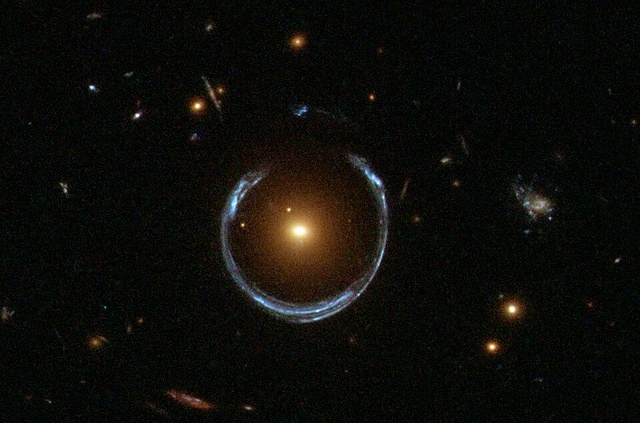 Einstein-Ring LRG 3-757 