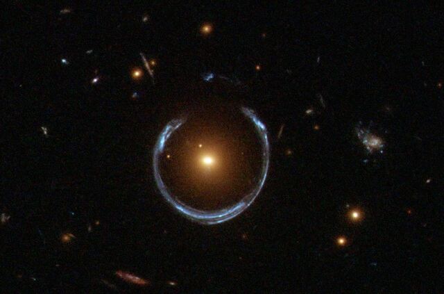 Einstein-Ring LRG 3-757 