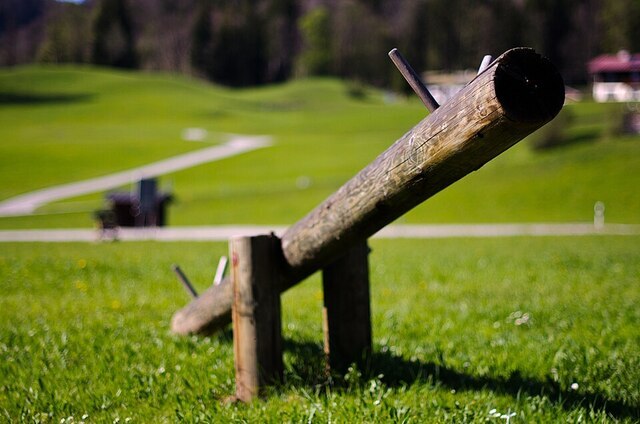 Wippe auf einem Spielplatz 
