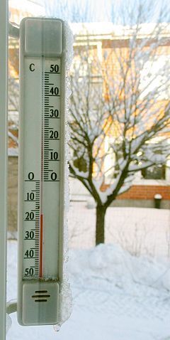 Winterlandschaft bei \(-17^\circ\mathrm{C}\) 